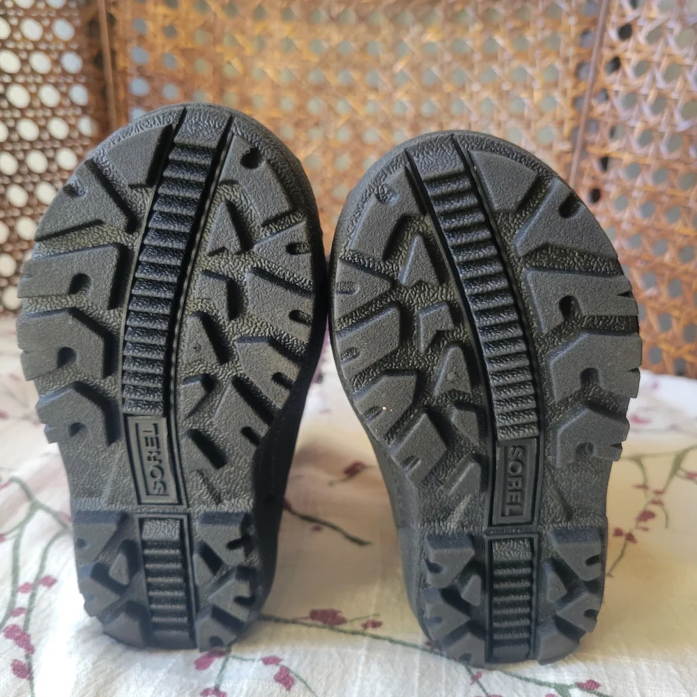 Sorel Purple and Black Winter Boots - Picture 3 of 6